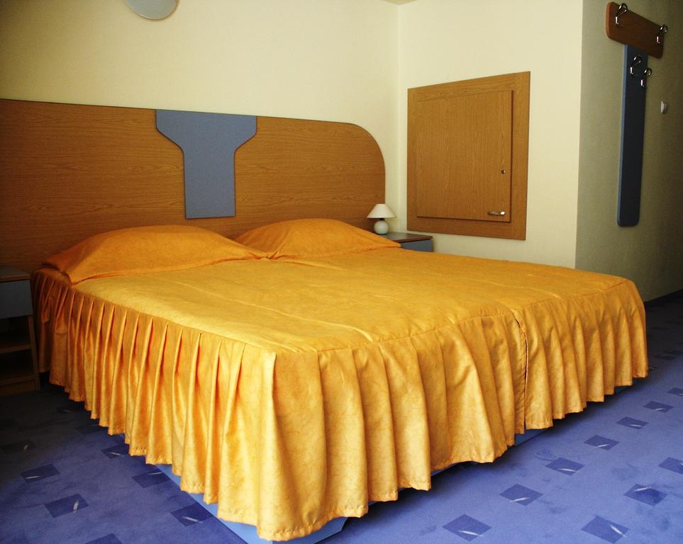 Hotel Tusnad BaileTusnad Oda fotoğraf